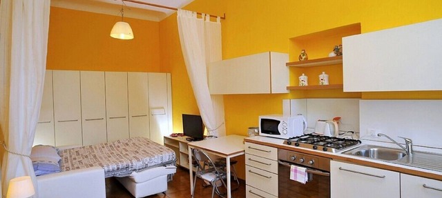 Appartamento Gilberto: A cozy and welcoming studio apartment situated at a short distance from the shores of Lake Como, with Free WI-FI. in Bellagio