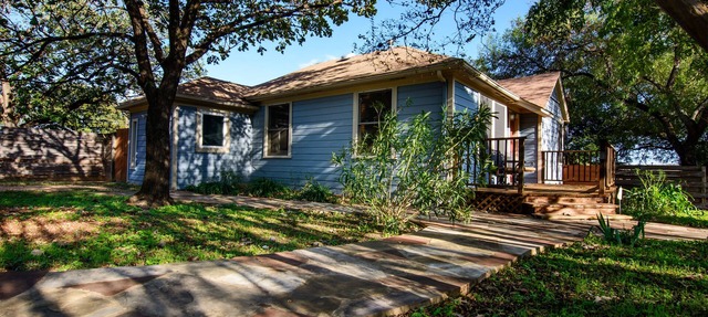 Ask about discounts for longer stays at this Fantastic 3/2 home in Zilker Park in Austin