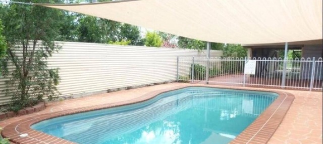 AVAIL 3MTH Private, backyard, pool all inclusive in Cranbrook