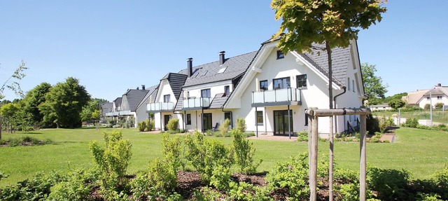 Beachfront vacation rental with a terrace, access to the pool, and a sauna - Rex Rugia in Mönchgut OT Lobbe