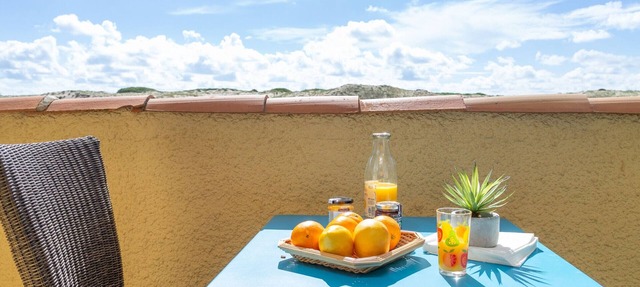 Beachside Studio with Dune Views, Seignosse - Renovated, Prime Location! in Seignosse