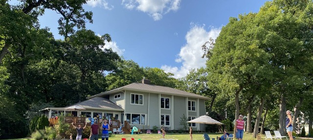 Beautiful, Lake Front Home-Take a Look! FREE kayaks to use. in Cambridge