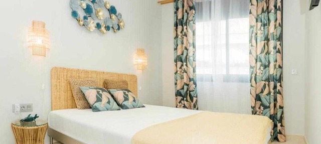 Beige and Classic Sea View Apartment in Gran Alacant
