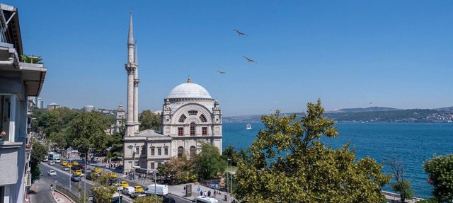 Bosphorus View with Balcony - 3 Bedrooms 2 Bathrooms in İstanbul