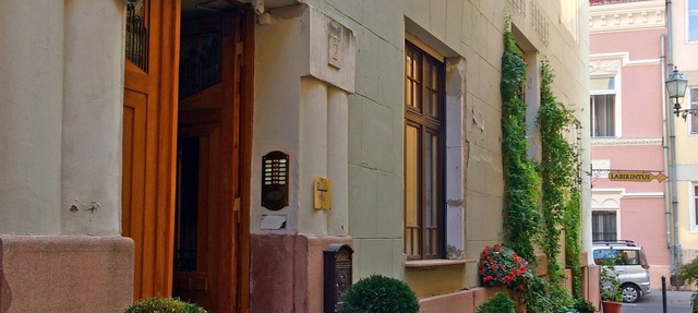 Boutique Studio Suite in Buda Castle (Castle District) | Cozy Luxury & Design in Budapest