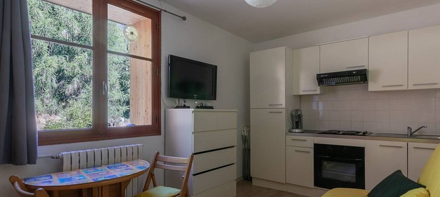 Cabin studio with nature view in Orcières