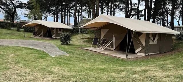 Canvas tent - 20m² - 3 bedrooms - with electricity + covered terrace 6 people in PAIMBOEUF