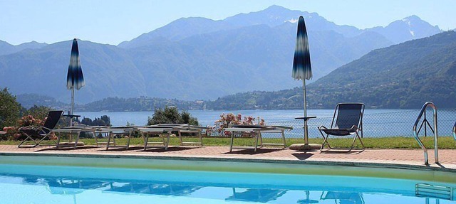 Casa Panorama Due: A bright and cheerful studio apartment situated at a short distance from the shores of Lake Como, with Free WI-FI. in Mezzegra
