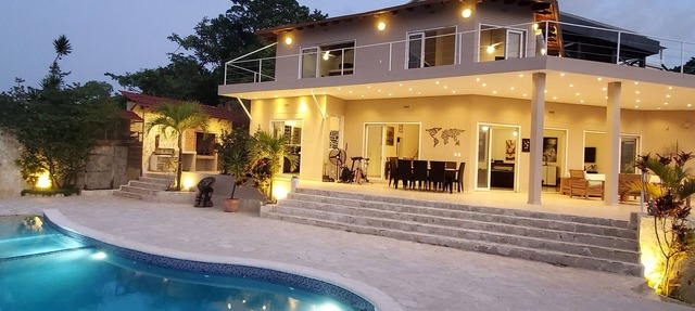 Central Villa, big spaces, 180° Seaview with infinite Pool con hot Jacuzzi in Las Terrenas