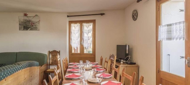 Chalet, balcony, fireplace or stove, parking, tv, ski locker, 130m², Saint Martin de Belleville in Saint-Martin-de-Belleville