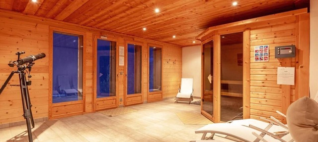 Chalet, wifi, view valley, sauna, balcony, fireplace or stove, parking, tv, ski locker, 330m² in Peisey-Nancroix