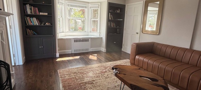 Charming 2-bedroom house with WiFi, AC in delightful Milford in Milford