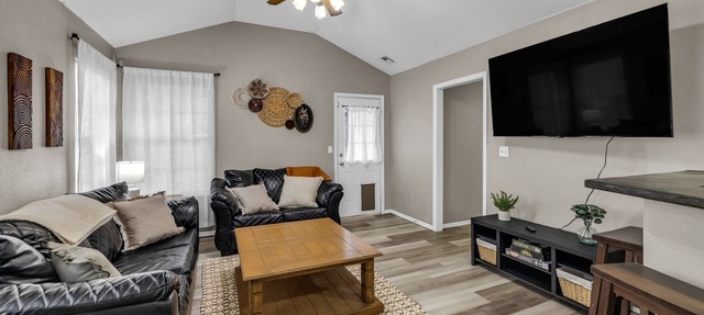 Charming 3-bedroom house w/KING Bed in Prime Location of Owasso w/WiFi in Owasso