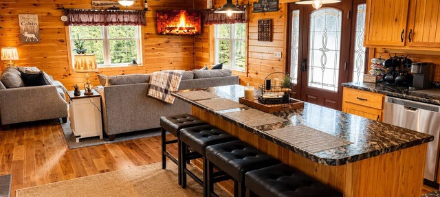 Charming Cozy Cabin with breathtaking views in the heart of Hocking Hills in Rockbridge