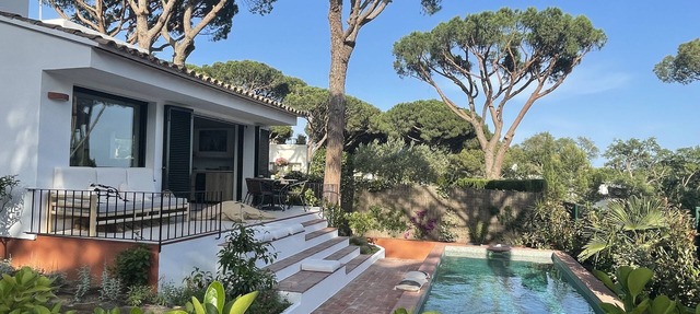 Charming Spanish house with a heated pool, a 15-minute walk from the beach in Calella de Palafrugell