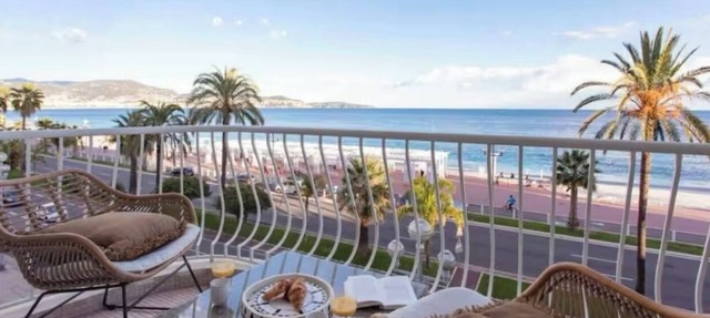 Charming Studio with Panoramic View of the Mediterranean Sea in Nice in Nice
