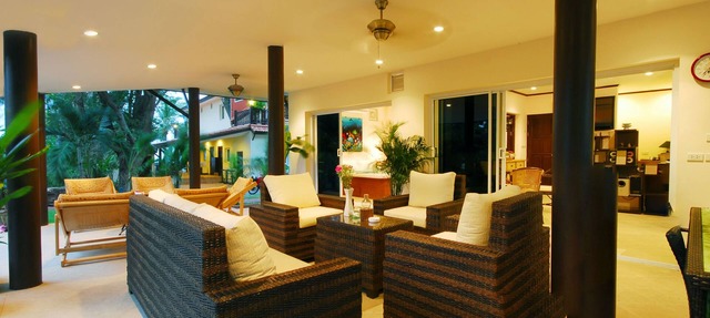 Charming villa in a tropical garden, overlooking the pool, 50 meters from the beach in Tambon Mae Nam