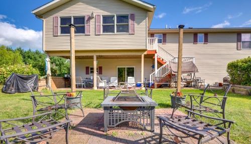 Chic Apple River Escape w/Fire Pit! in Apple River