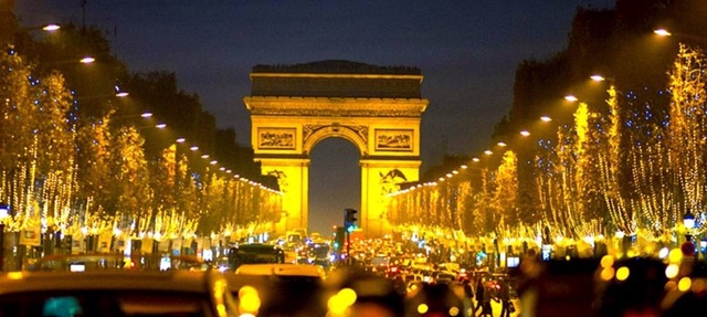 CHIC,SPACIOUS,CENTRAL/CHAMPS ELYSEES/ARC of TRIUMPH/Palais des Congres/EIFFEL/AC in Paris