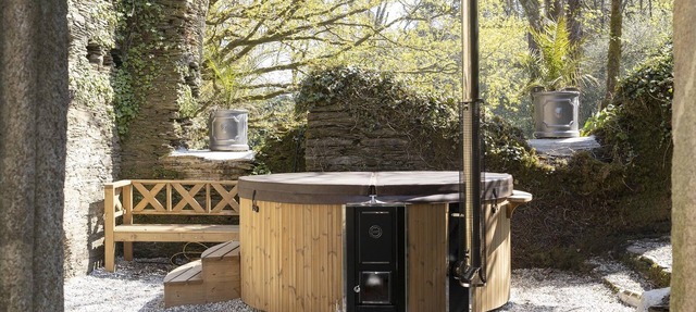 Cornish Manor House set in 25 acres of Formal Gardens in Saltash