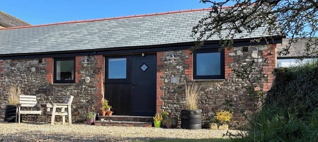 Cosy rural barn retreat for couples near stunning Cornish coast in Bude