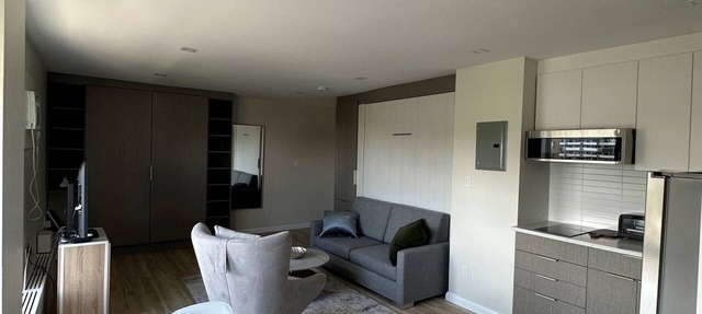 Cozy Modern Centretown Ottawa Studio Near U of O, Restaurants, and Amenities in Ottawa