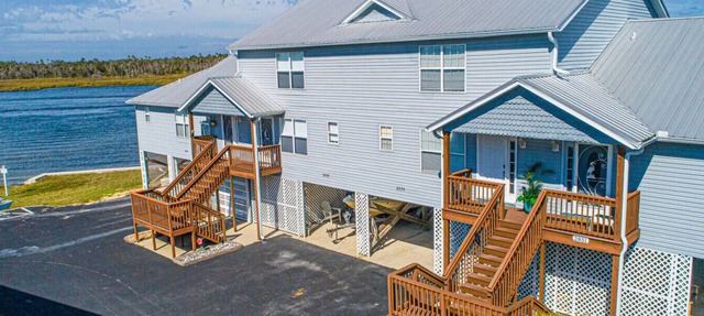 Crystal River Waterfront,Pool,Tennis,Pvt.Boat Slip, Sleeps6, DogOk in Crystal River