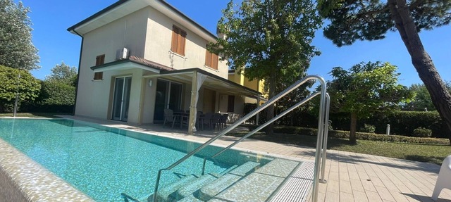 Delightful villa with garden and pool in Albarella in Isola di Albarella