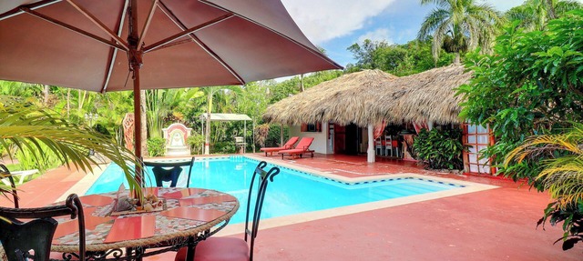 Detached Caribbean-style villa/1 air-conditioned bedroom/sleeps 2 in Las Terrenas
