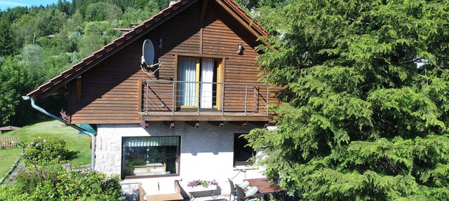 Detached vacation home with a sauna and hot tub for private use in Thüringen