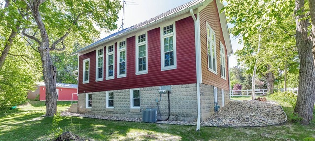 Devil's Lake Schoolhouse-walk to beach and restaurants! in Baraboo