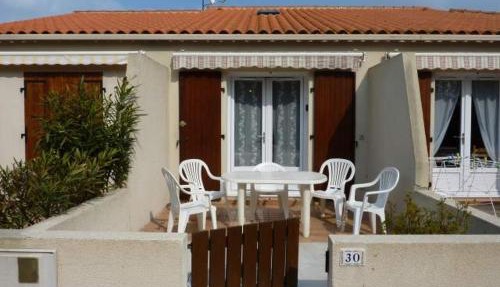 Duplex Brem Sur Mer Piscine Proximité Plage Parking 5 pers Max in Brem-sur-Mer