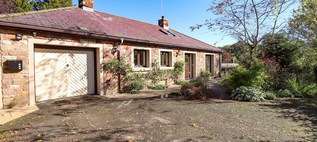 EDENCROFT, family friendly, character holiday cottage in Greystoke in Penrith