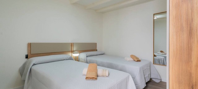 Elcano Living: 4 bedrooms, 3 bathrooms—ideal for families and groups in Grao de Castellón