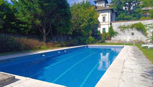 Emy charming apartment with pool in Verbania