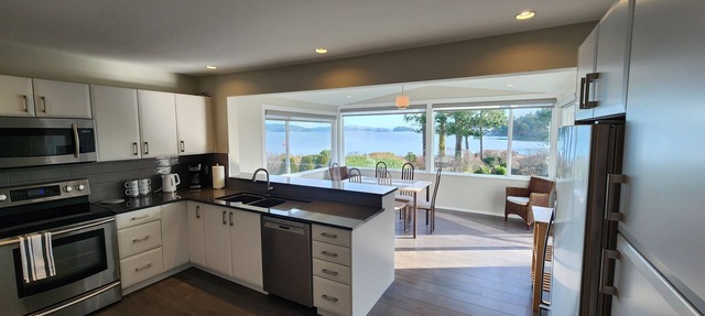 Enjoy the amazing views from The Beach House with private beach acces in Sidney