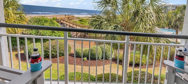 Escape 🌞 Relax 🏖️ and Listen to the Waves in Pawleys Island