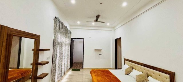 Fantastic 5-bedroom farmhouse in Gurugram for a relaxing stay in Gurugram