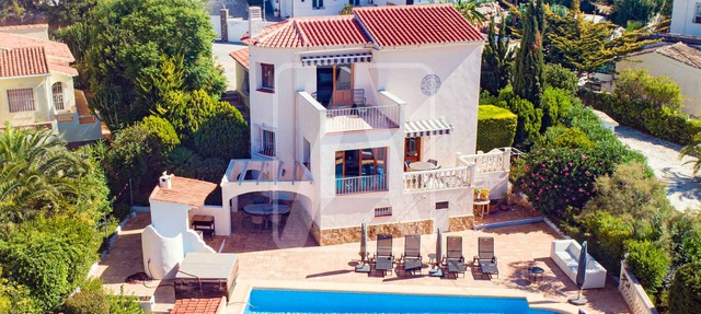 Fantastic villa with sea views, lots of peace and quiet, large pool, close to the beach in Benissa