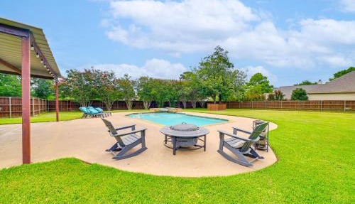Fire Pit + Sauna: Spacious Lake Texoma Retreat! in Denison