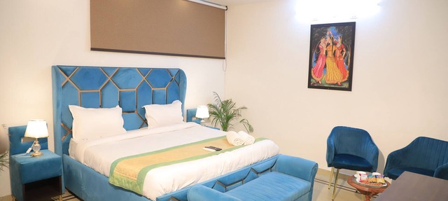 Fortune Home Service Apartment 3BHK, D-198 Saket in New Delhi