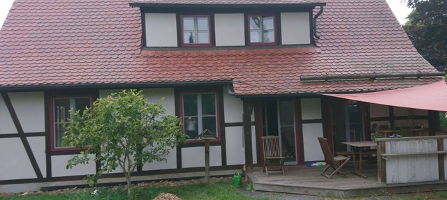 Full-sized vacation home with 4 bedrooms, sleeping up to 11 people in Kranichfeld