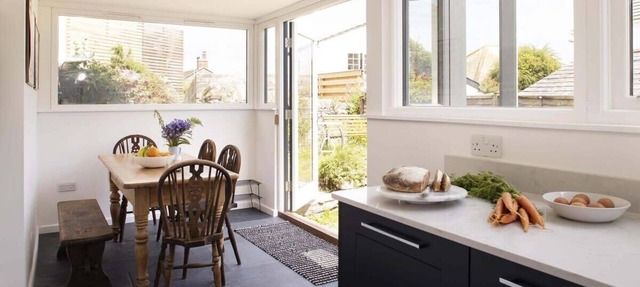 Gorgeous Cottage, Parking, Short Walk to Beach in Gorran Haven