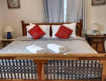 Green Salad Hostel in Ban Bang Po
