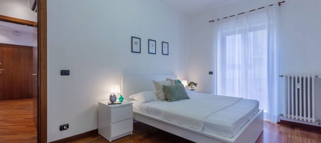 GuestHost - Comfortable 80 sqm apartment that can accommodate up to 7 people located on the third floor of a building without a lift.The property is located in the center of Ferrara just outside the eastern walls, a few steps from Corso della Giovecca.Th in Ferrara