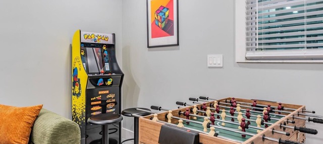 Heated Pool & Game Room | Pet Friendly in Tampa