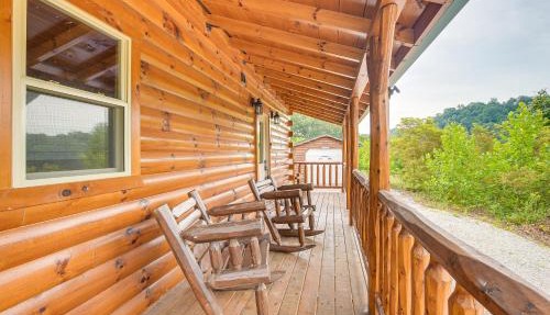 Hike & Fish! Cabin Near Hocking Hills State Park in Chillicothe