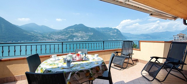 Holiday Apartment "Bella Isola" with Lake View, Private Terrace & Wi-Fi in Monte Isola