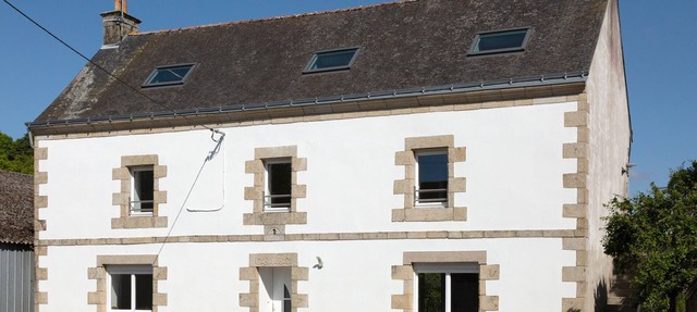 Holiday Home 'Corps de Ferme au Calme' with Garden in Meslan