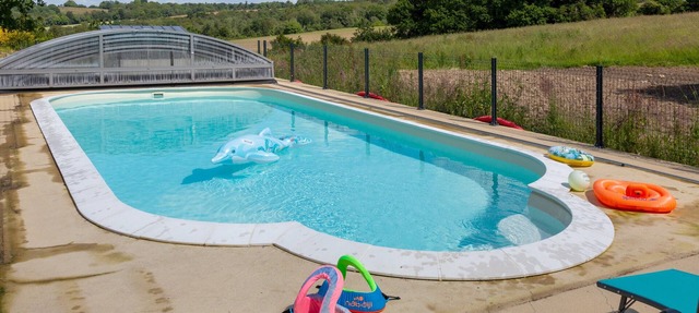 Holiday Home 'Corps de Ferme au Calme' with Garden in Meslan